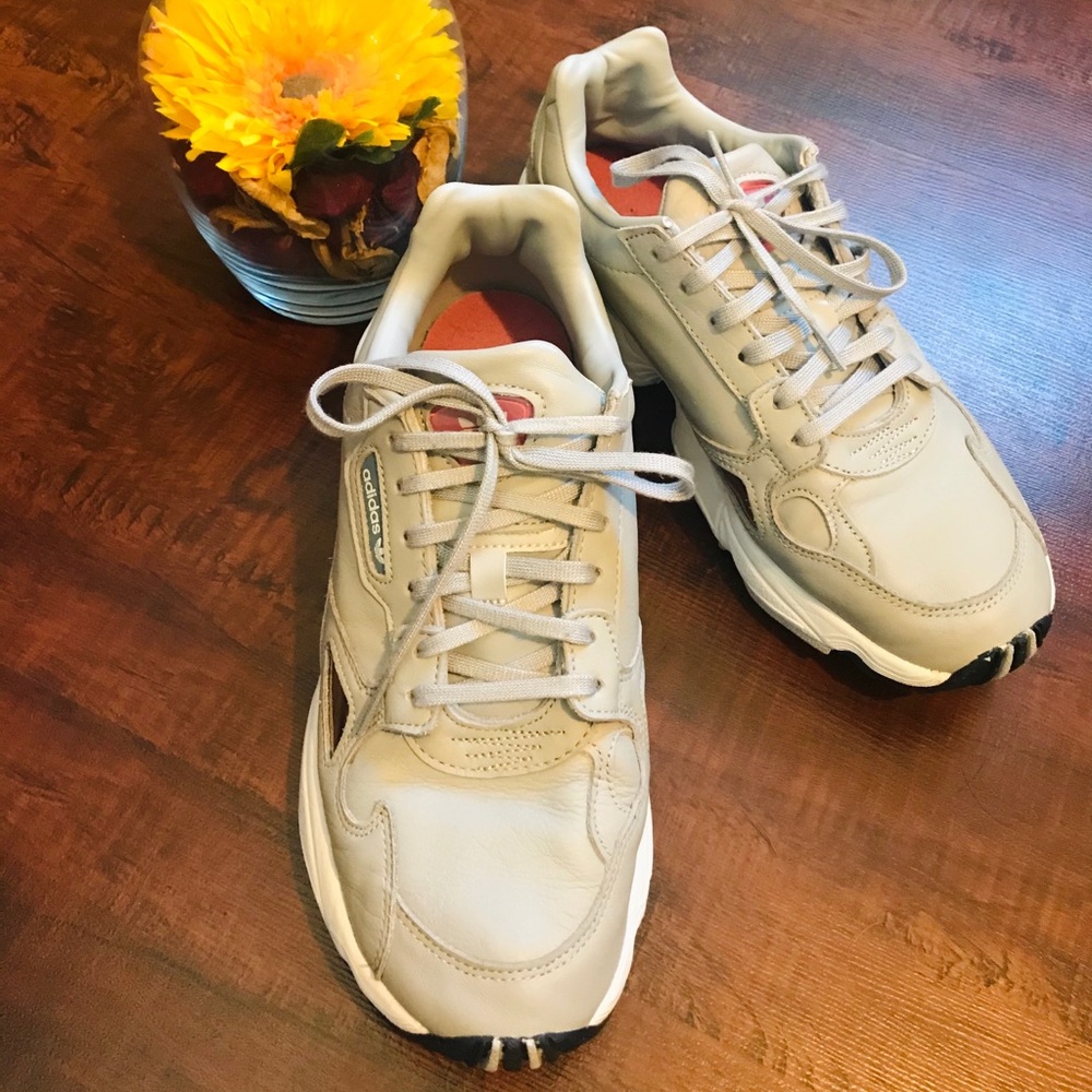 ✨ADIDAS Original Falcon Sneaker